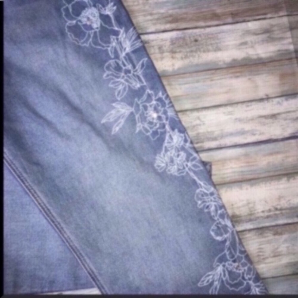 NWT Express Vintage Skinny High Rise Floral - Picture 3 of 6
